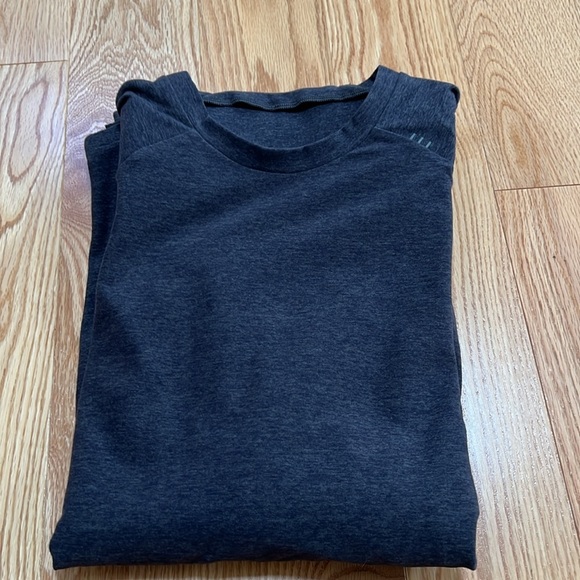 Lululemon men’s small charcoal dry sense long sleeve tee. - Picture 7 of 8